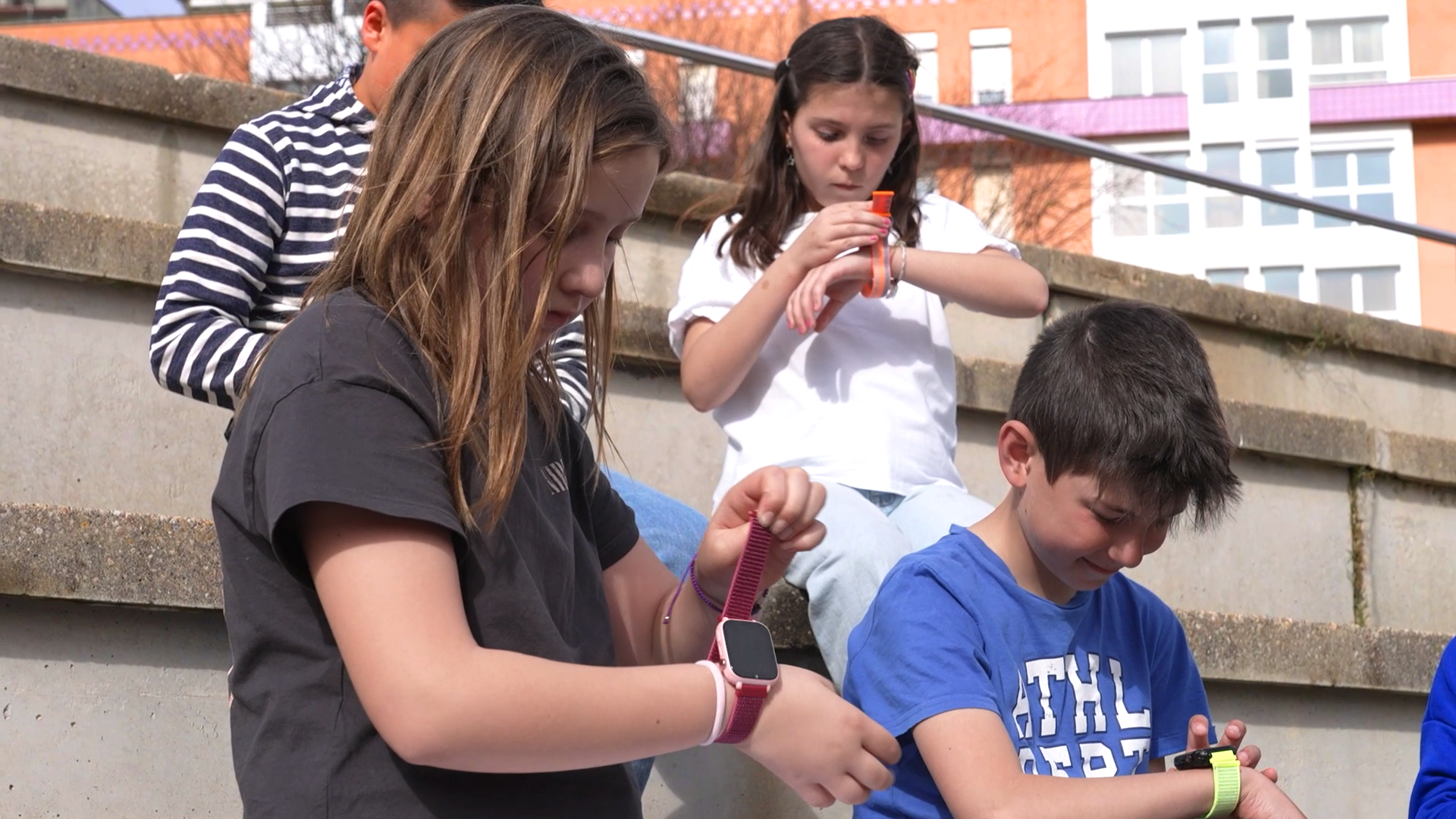 5 beneficios de los relojes infantiles con GPS vs móvil en niños